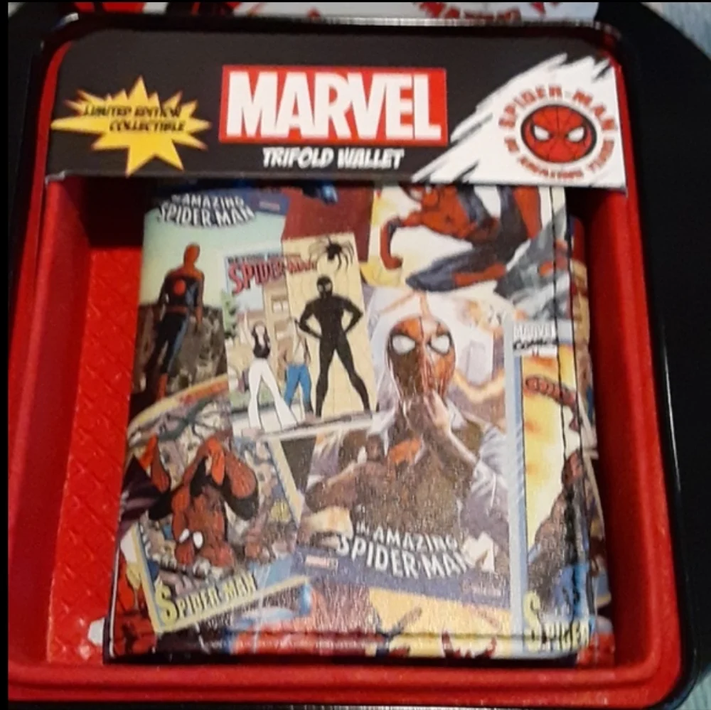 Men's Spiderman 60 Year Limited Edition Tri Fold Wallet with Tin
